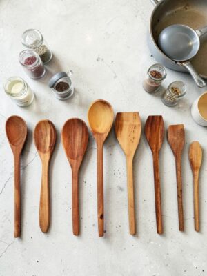 4. Set Variedad de Utensilios en Madera Guamúchil