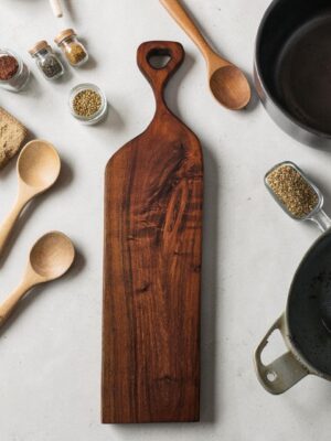 1. Tabla con mango y diseño único